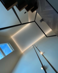 С подсветкой по периметру